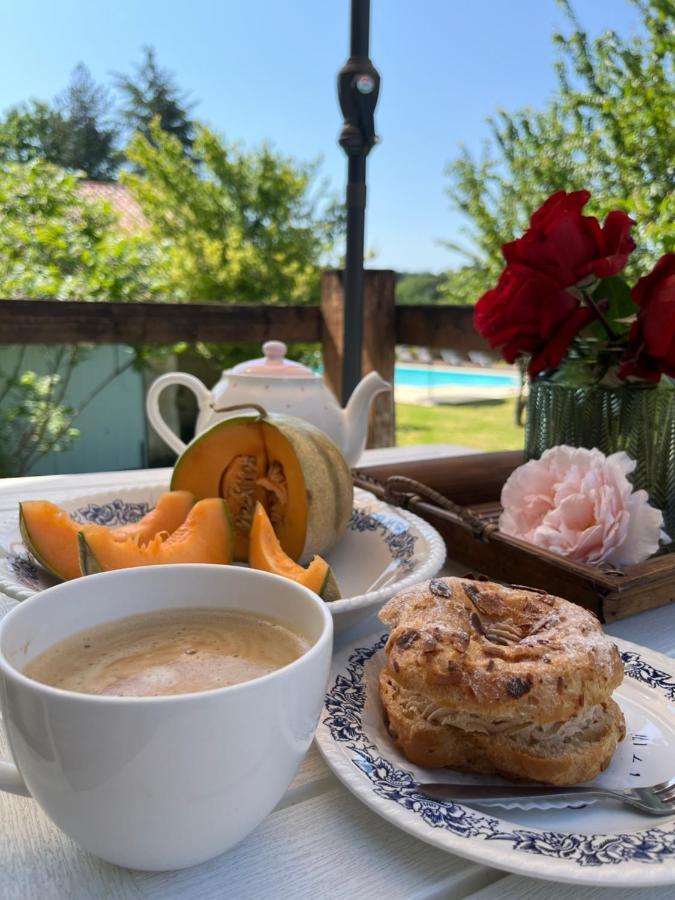 La Colline De Tilleul - Les Deux Puits - Cosy Cottage With Swimming Pool Near Aubeterre Saint-Romain  ภายนอก รูปภาพ