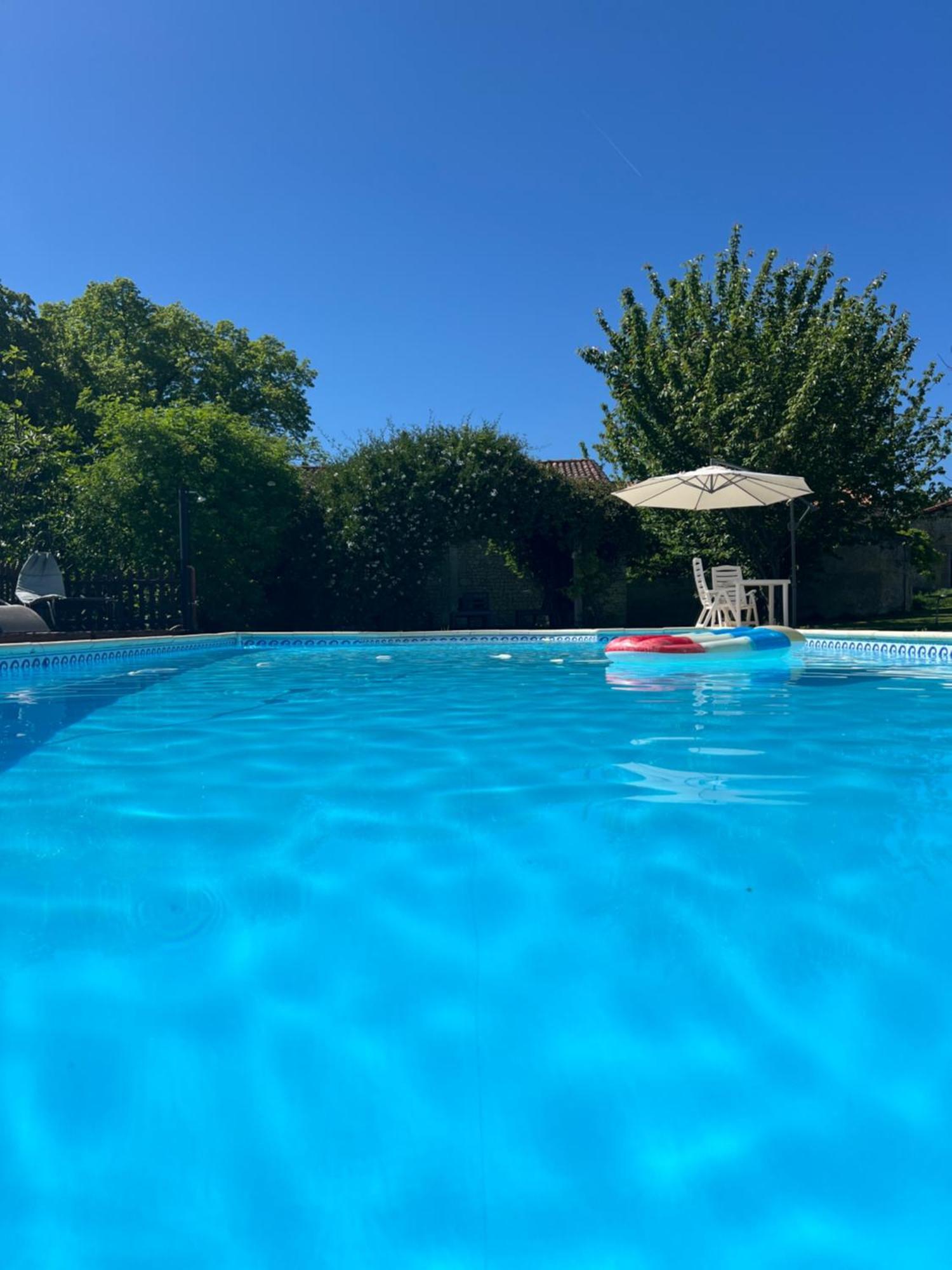 La Colline De Tilleul - Les Deux Puits - Cosy Cottage With Swimming Pool Near Aubeterre Saint-Romain  ภายนอก รูปภาพ