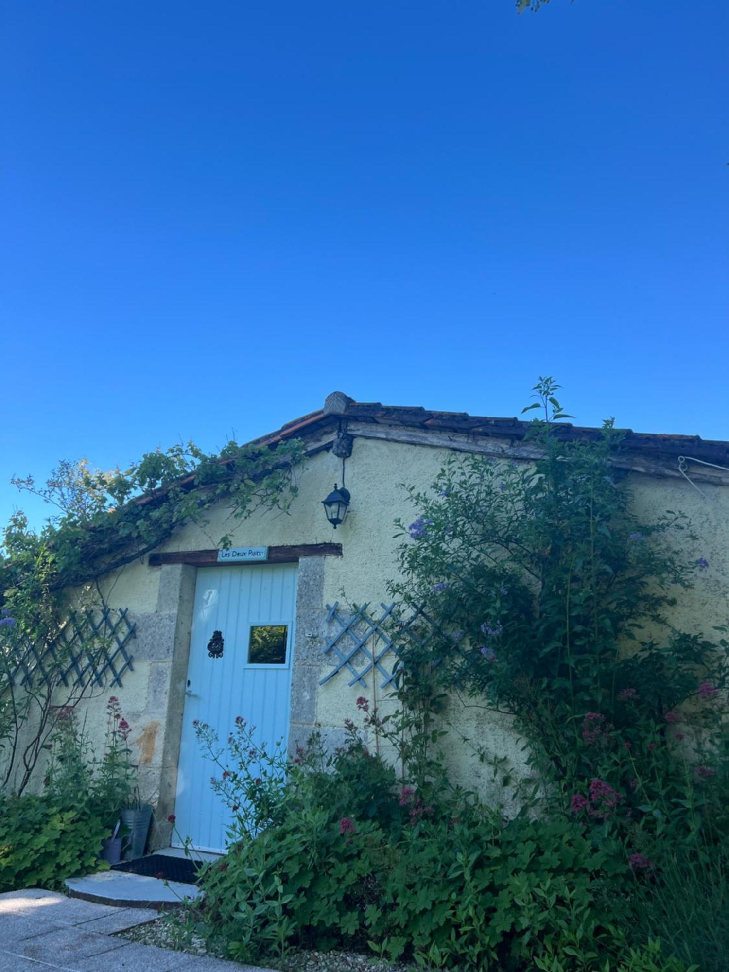 La Colline De Tilleul - Les Deux Puits - Cosy Cottage With Swimming Pool Near Aubeterre Saint-Romain  ภายนอก รูปภาพ